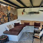 Apartment Garden , Homeandsail Jezera