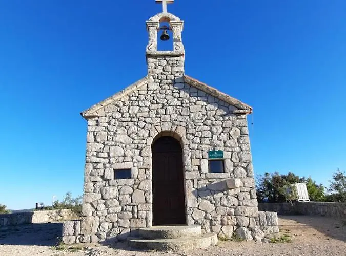 Garden , Homeandsail Apartamento Jezera