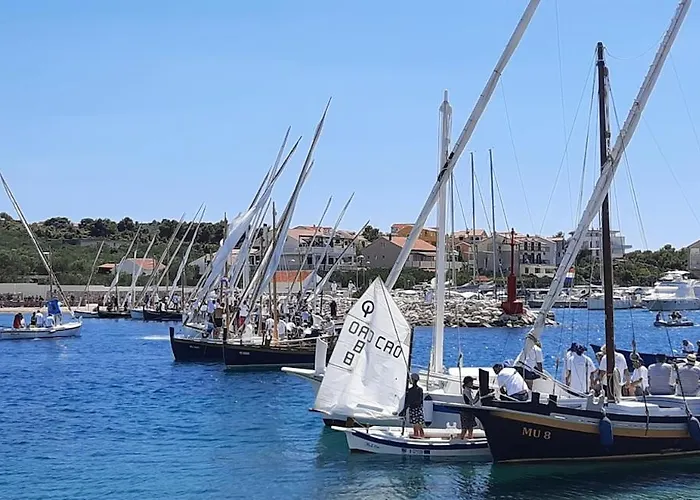 Garden , Homeandsail Jezera