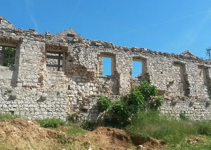 Apartment Garden , Homeandsail *